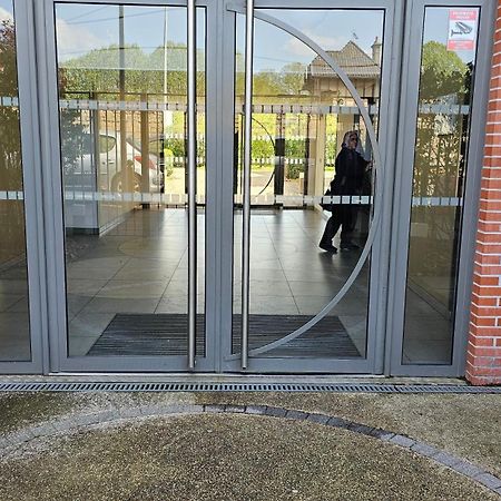 Entire Appartment, 2 Rooms Confortable At Creteil Exterior photo