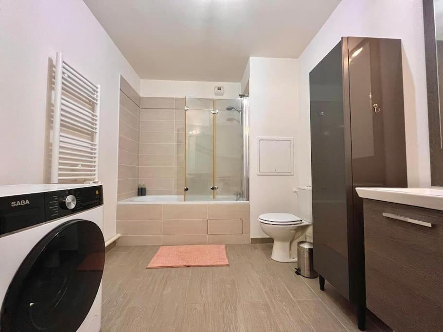 Entire Appartment, 2 Rooms Confortable At Creteil Exterior photo